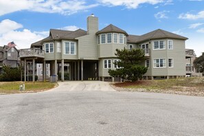 1 Exterior