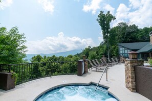 Outdoor Hot Tub