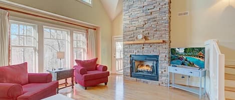 Living Room Area--- Cozy Gas Log Fireplace, TV