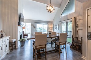 Living Room/Dining Table