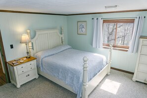Master bedroom with queen bed. 