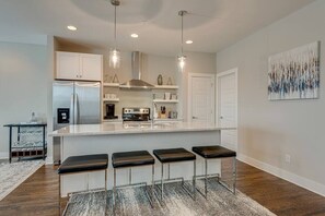 Kitchen (2)