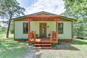 View of cottage from the front