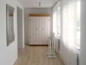 Ferienwohnung Alte Liebe 2 Travemünde - Flur zum Schlafzimmer