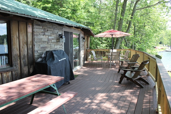 Large, trex deck overlooking the lake