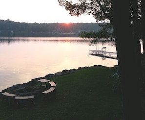 Lakefront yard