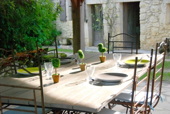 Outdoor dining