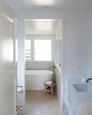 C4 Bathtub