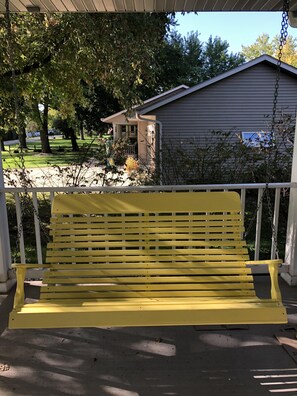 Front porch swing