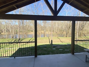 Large space with views of Flint River.  Feeders draw in all kinds of birds.
