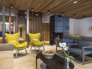 Entrance / Reception