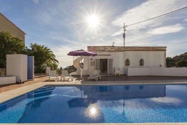 Villa with sea views on the coast of Benissa