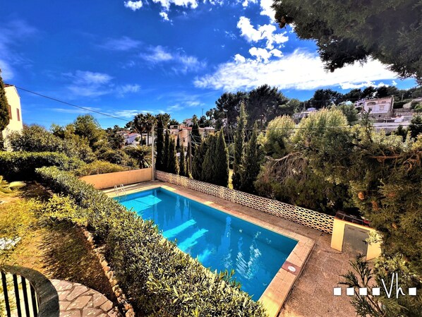 Holiday villa situated in a quiet urbanisation in Moraira.