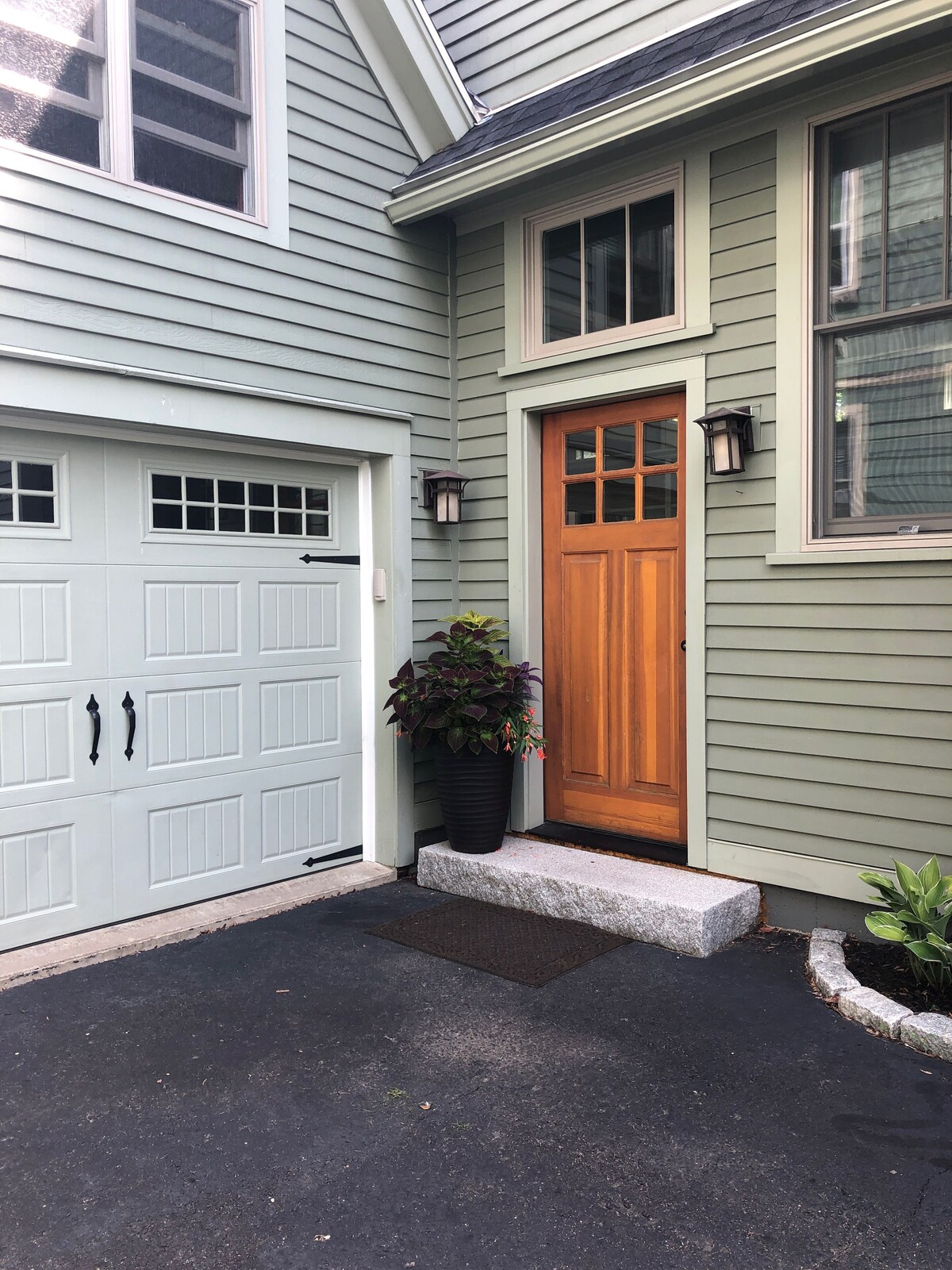 Stunning Portsmouth Home close to everything!