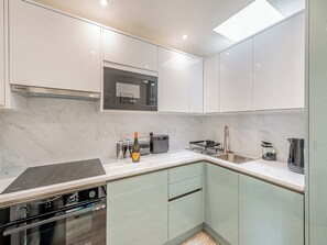 Kitchen | Boohay - Bay Fort Mansions, Torquay