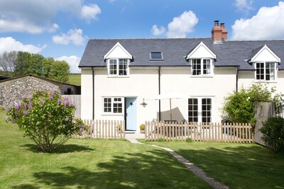 Selbstversorgerhütte mit zwei Betten, BLUEBELL COTTAGE im POLE RUE FARM