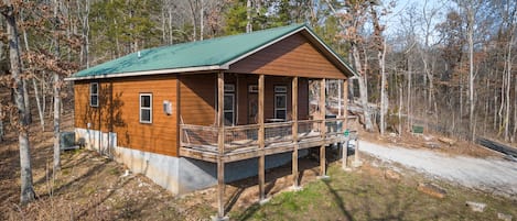 2 bedroom 2 bath elegant cabin with large elevated front porch