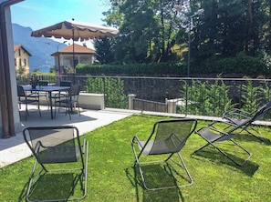 Ca. 400 m² großer abgeschlossener Sonnengarten mit Barbecue