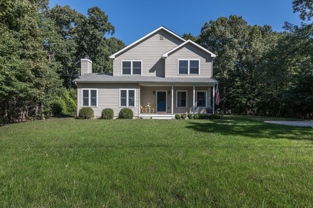 Spacious and cozy home in heart of Springs, EH
