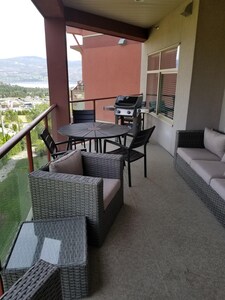 Stunning Okanagan Oasis!