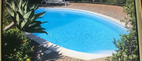 Piscina privata affacciata sul mare e sull Etna 