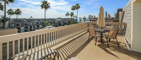 Large balcony off master suite