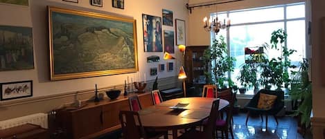 Dining room - open space - art and flowers