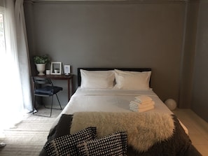 G77, Cozy room and comfortable, Wifi,