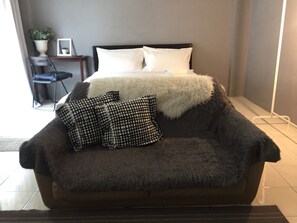 G77, Cozy room and comfortable, Wifi,