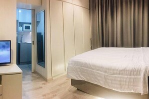 Gfeel Studio-26 BTS-Silom WI-FI Pool GYM
