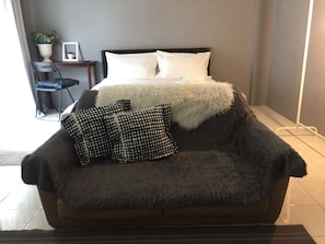 Gfeel 88, Convenient room near BTS E12