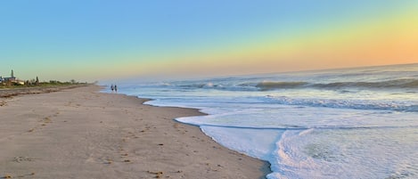 OUR STREET uncrowded beach, 2 min walk east (sunrise)