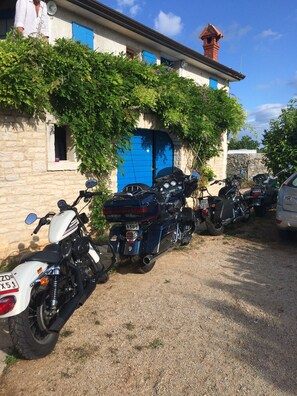 Enceinte de l’hébergement