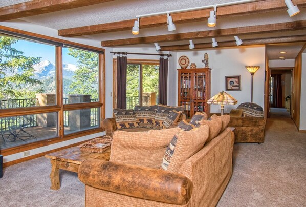 Room, Indoors, Living Room, Couch, Furniture