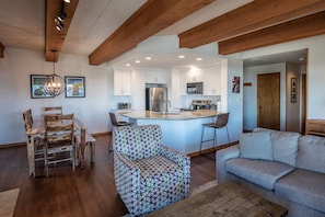 Flooring, Couch, Furniture, Living Room, Room