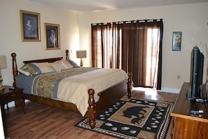 Bedroom,Room,Indoors,Furniture,Bed