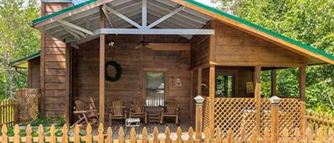 House,Cabin,Log Cabin,Chair,Outdoors