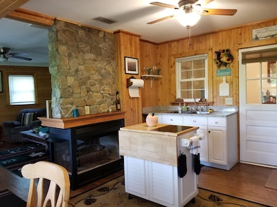 Spacious Semi-Private Cypress Siding Cabin off Tenn River on small mountain!