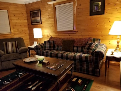 Spacious Semi-Private Cypress Siding Cabin off Tenn River on small mountain!