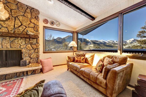 Living Room, Indoors, Room, Couch, Furniture