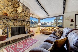 Living Room, Indoors, Room, Furniture, Couch