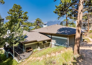 Roof, Tree, Outdoors, Nature, Building