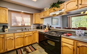 Room, Indoors, Kitchen, Flooring, Furniture