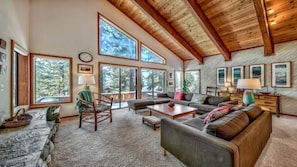 Home Decor, Indoors, Furniture, Living Room, Den