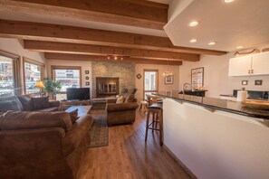 Flooring, Hardwood, Couch, Furniture, Floor