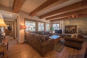 Flooring, Furniture, Couch, Hardwood, Living Room