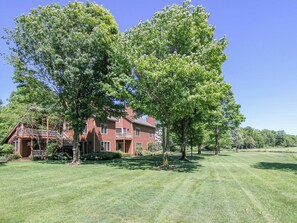 Outdoors, Building, Grass, Yard, Nature