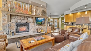 Furniture,Indoors,Living Room,Fireplace,Couch