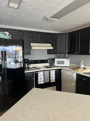Indoors,Kitchen,Refrigerator,Microwave,Oven