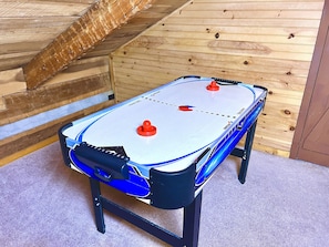 Indoors,Furniture,Table,Tabletop,Pool Table